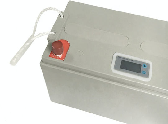 Batería de 12V 80Ah LiFePO4 con 2000 ciclos de vida y clasificación IP65 para energía solar y carros de golf